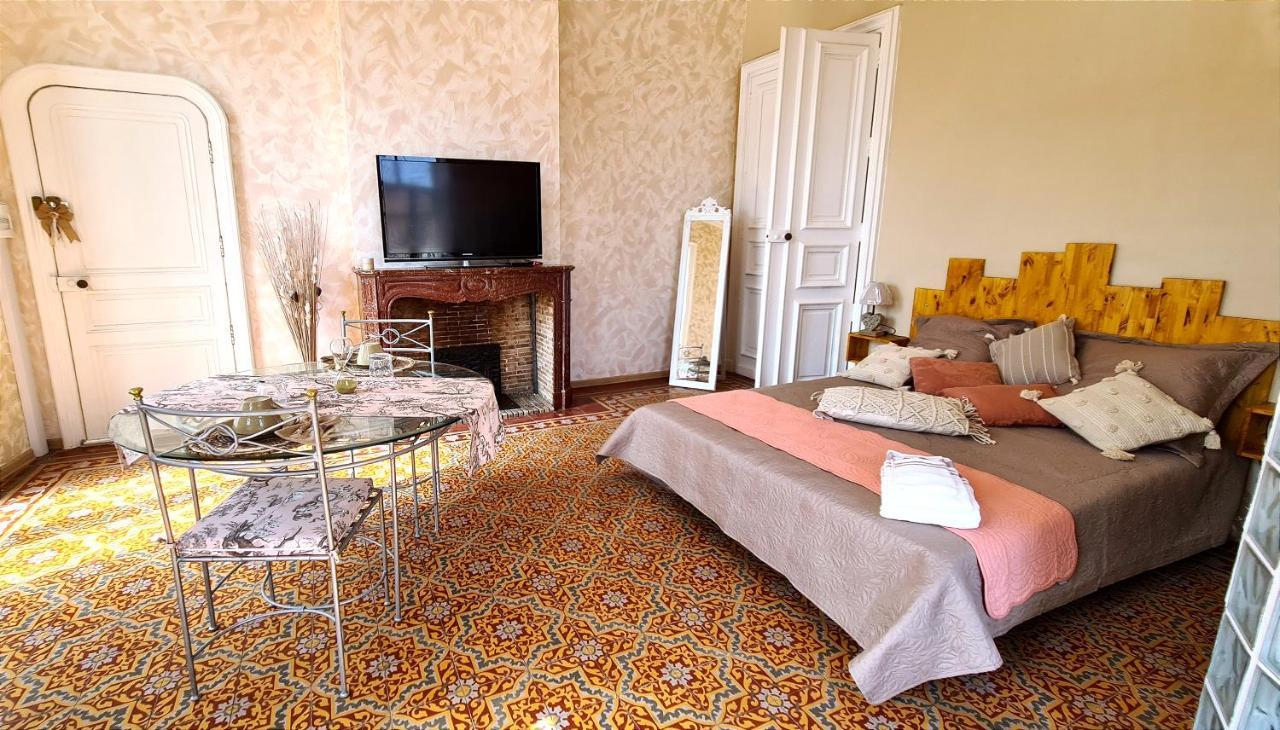 Chez Dedou Et Madou Bed & Breakfast Florensac Екстериор снимка