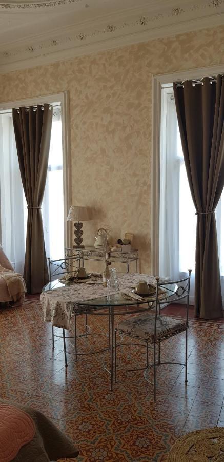 Chez Dedou Et Madou Bed & Breakfast Florensac Екстериор снимка
