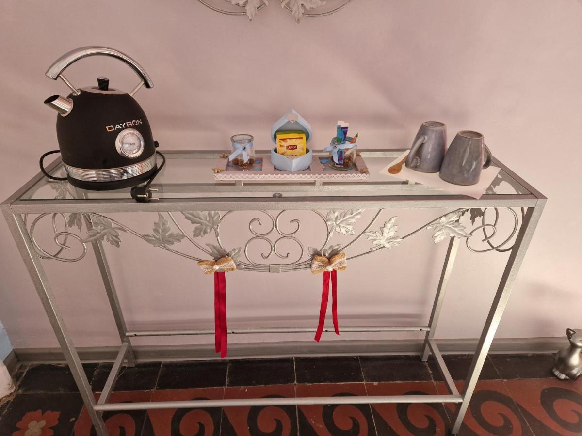 Chez Dedou Et Madou Bed & Breakfast Florensac Екстериор снимка